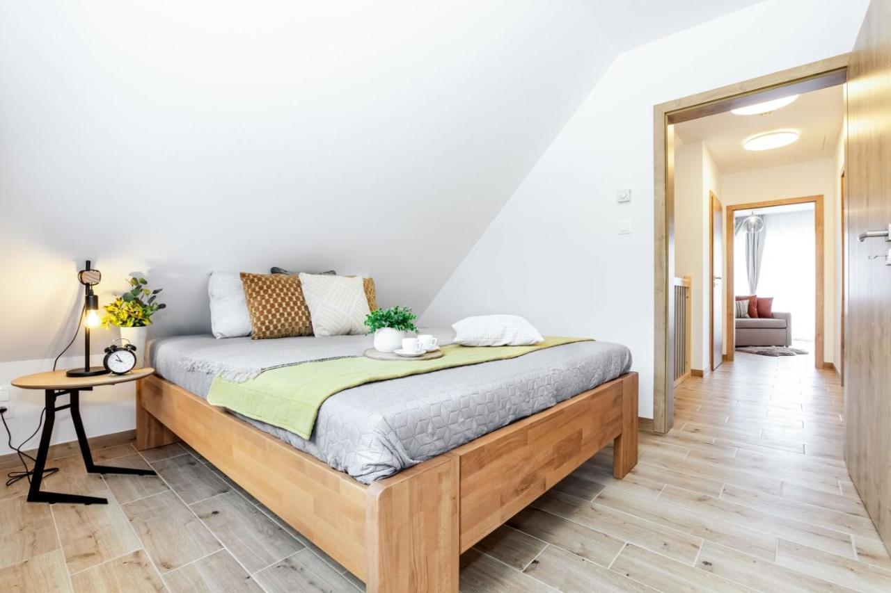 Apartmany Karlovy Dvory Horni Plana Exterior photo