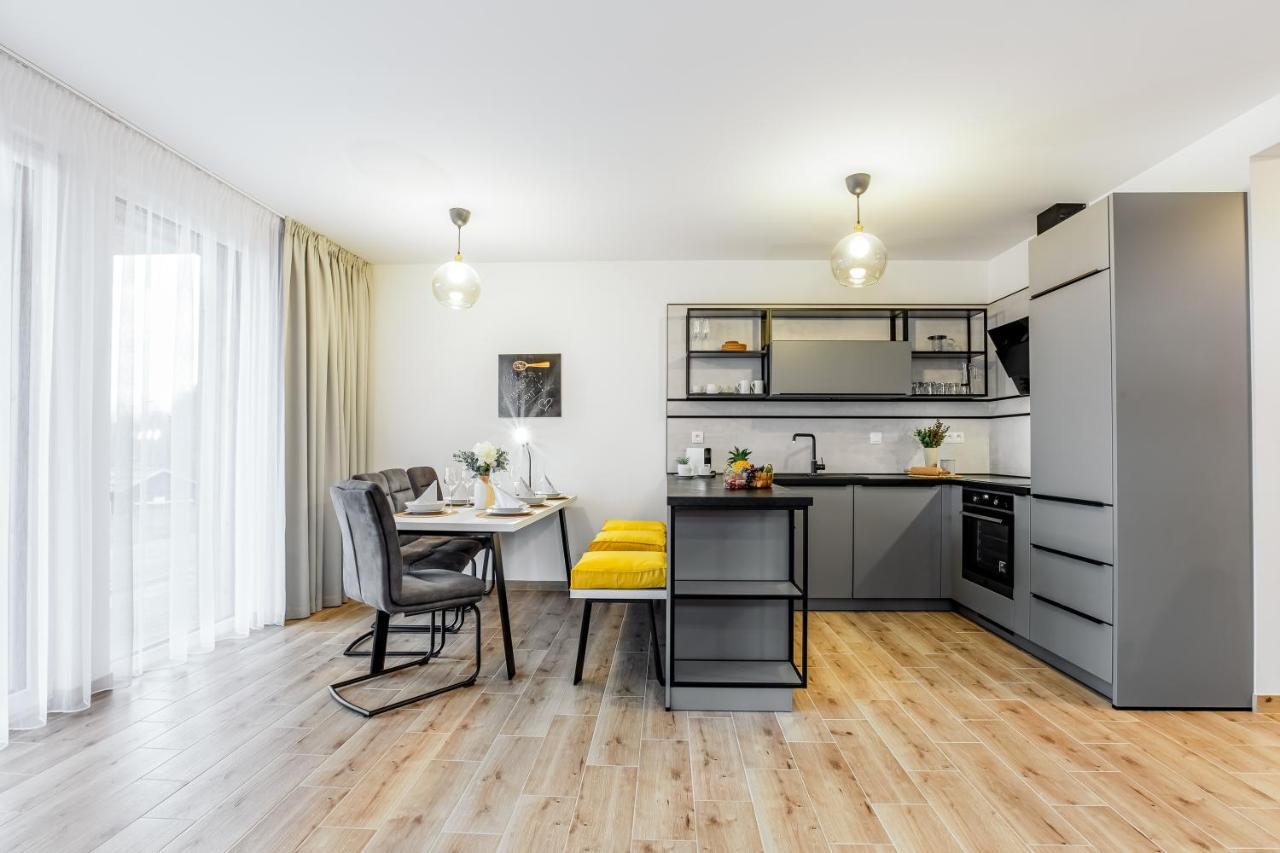 Apartmany Karlovy Dvory Horni Plana Exterior photo